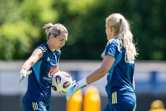 Goalkeeper Jennifer Falk and goalkeeper Emma Holmgren of