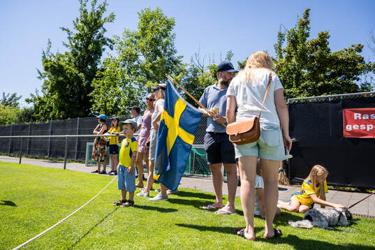 Spectators at a training session with the Swedish women's