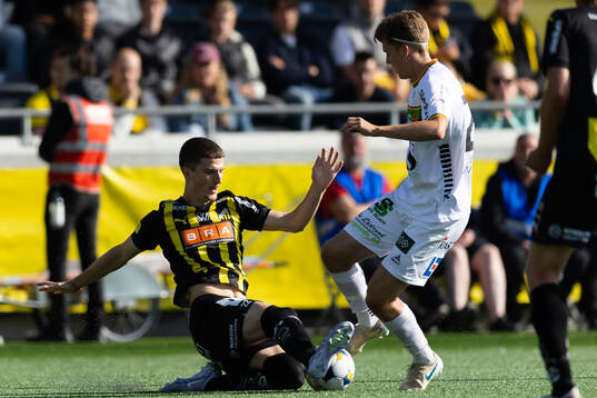 Häckens Nikola Zecevic och GAIS Daniel Bengtsson
