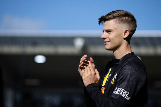 Häcken presenterar Adrian Svanbäck som ny spelare i