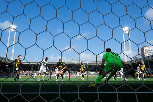 GAIS Ibrahim Diabate styr in 0-2 i mål bakom Häckens