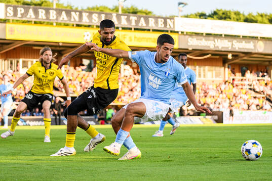 Mjällbys Abdullah Iqbal och Malmö FFs Zakaria Loukili