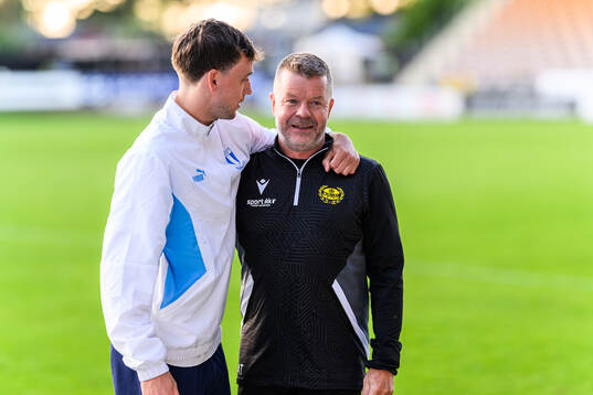 Malmö FFs Colin Rösler och Mjällbys tränare Anders