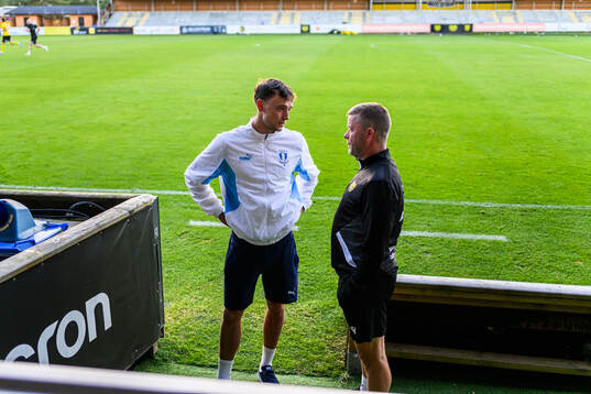 Malmö FFs Colin Rösler och Mjällbys tränare Anders