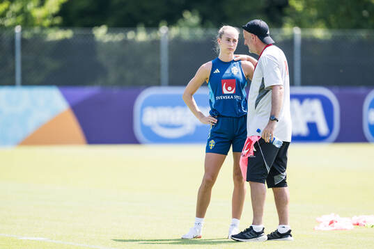 Assistant coach Magnus Wikman and Ellen Wangerheim and of