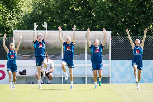 Kosovare Asllani, Goalkeeper Tove Enblom, Linda Sembrant,