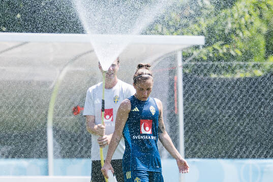 Bläddra bland fler bilder av UEFA Women's Euro 2025, day -2, Sweden, Training