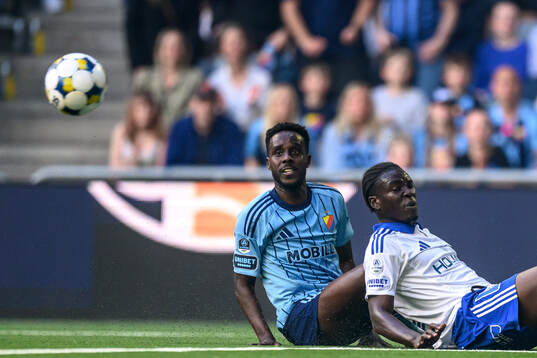 Djurgårdens Tokmac Nguen och IFK Norrköpings Kojo Peprah