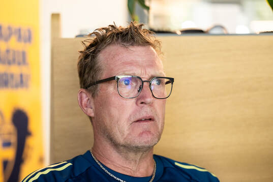 Goalkeeper coach Leif Troedsson of the Swedish women’s