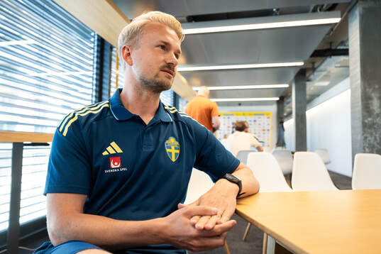 Scout Pierre Fondin of the Swedish women’s national