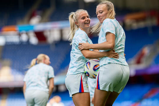 Emilie Woldvik and Synne Sofie Kinden Jensen of the