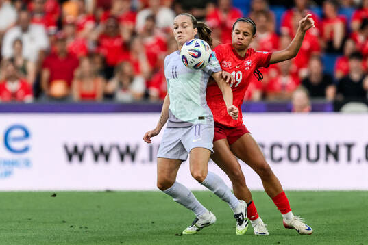 Guro Reiten of Norway and Iman Beney of Switzerland