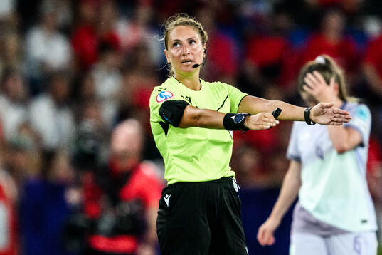 Referee Alina Pesu