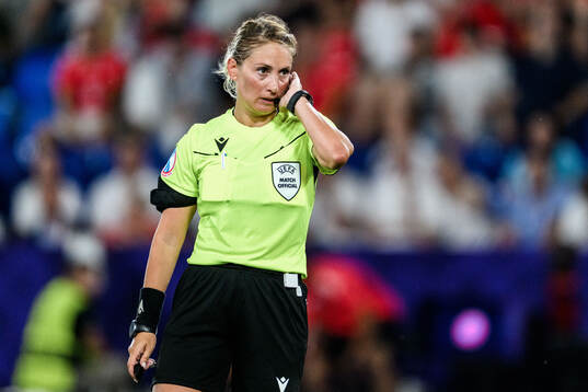 Referee Alina Pesu