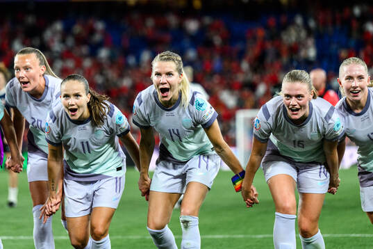 Synne Sofie Kinden Jensen, Guro Reiten, Ada Hegerberg and