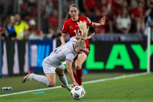 Smilla Vallotto of Switzerland and Thea Bjelde of Norway