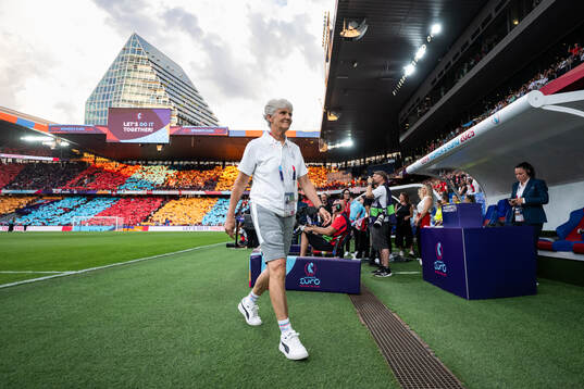 Head coach Pia Sundhage of Switzerland