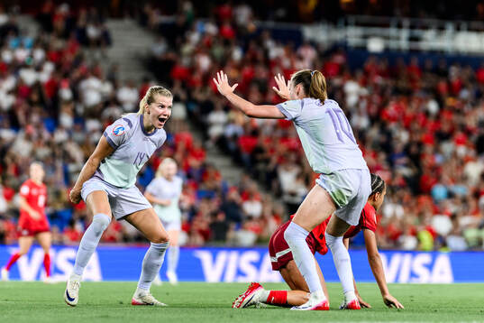 Ada Hegerberg and Caroline Graham Hansen of Norway
