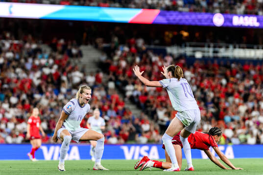 Ada Hegerberg and Caroline Graham Hansen of Norway