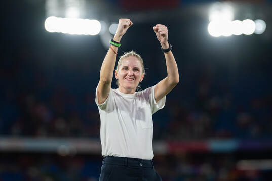 Gemma Grainger, head coach of Norway, celebrates