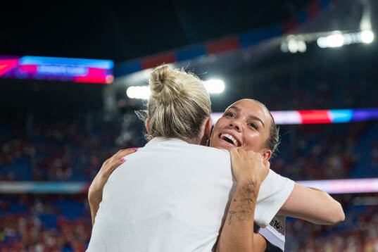 Head coach Gemma Grainger and Celin Bizet Dønnum of Norway