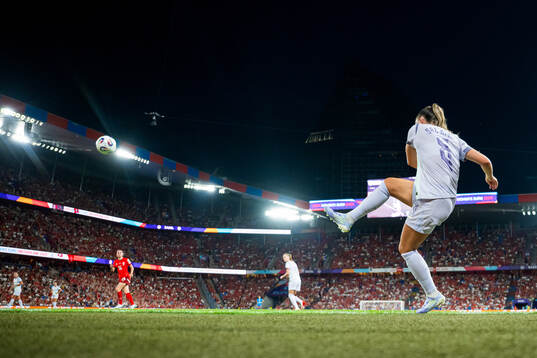 Vilde Bøe Risa of Norway takes a corner kick
