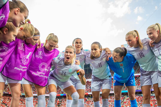 Marthine Østenstad, goalkeeper Aurora Mikalsen, goalkeeper
