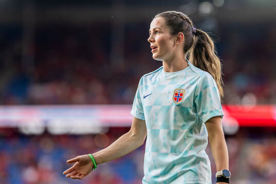 Tuva Hansen of Norway warms up