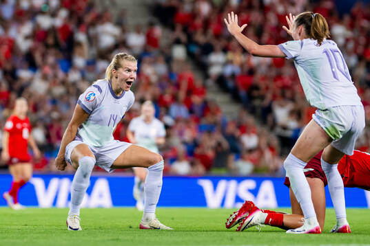 Ada Hegerberg and Caroline Graham Hansen of Norway celebrate