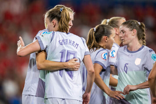 Ada Hegerberg, Caroline Graham Hansen, Maren Mjelde and