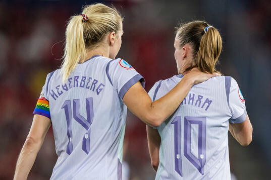 Ada Hegerberg and Caroline Graham Hansen of Norway celebrate