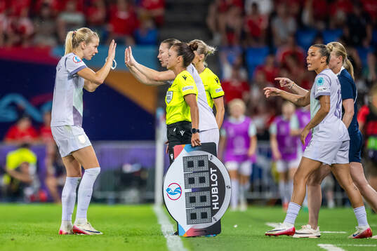 Ada Hegerberg, Elisabeth Terland and Celin Bizet Dønnum of