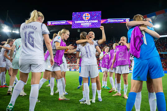 Bläddra bland fler bilder av UEFA Women's Euro 2025, day 1, Switzerland - Norway