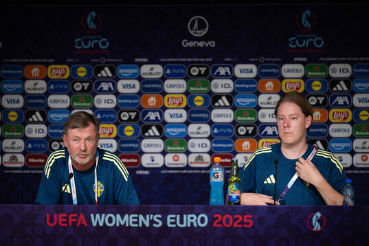 Head coach Peter Gerhardsson and press officer Fredrik