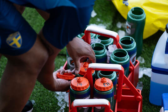 Ice in water bottles of the Swedish women's national