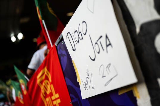 A sign honoring Diogo Jota