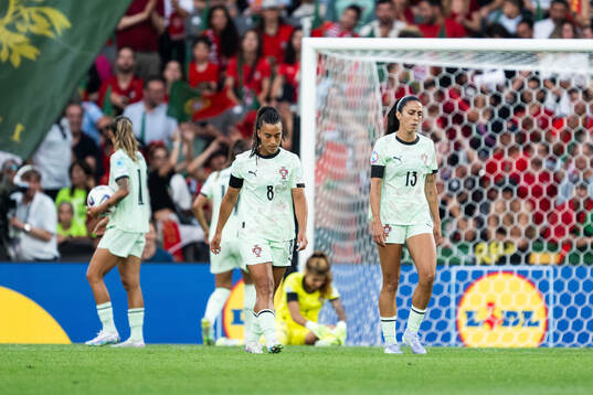 Andreia Norton and Fatima Pinto look dejected