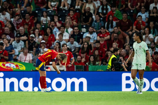Alexia Putellas of Spain celebrates and Catarina Amado of