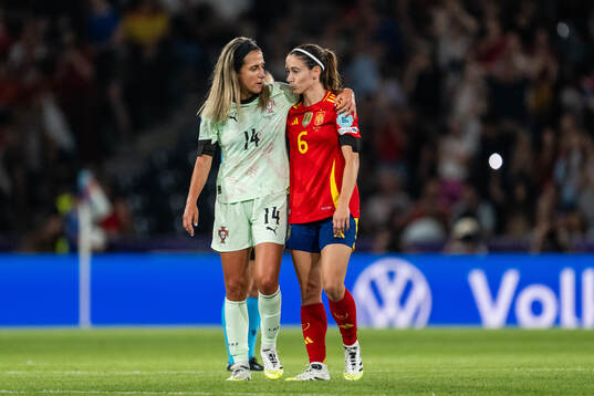 Dolores of Portugal and Aitana Bonmati of Spain