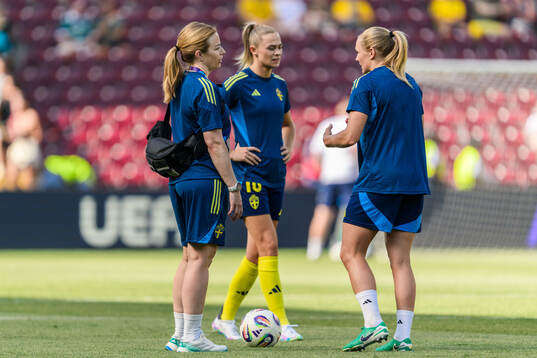 Physiotherapist Jenny Larsson, Fridolina Rolfö and