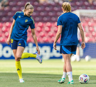 Fridolina Rolfö and Magdalena Eriksson of Sweden