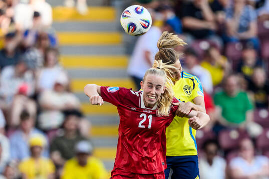 Amalie Vangsgaard of Denmark and Nathalie Björn of Sweden