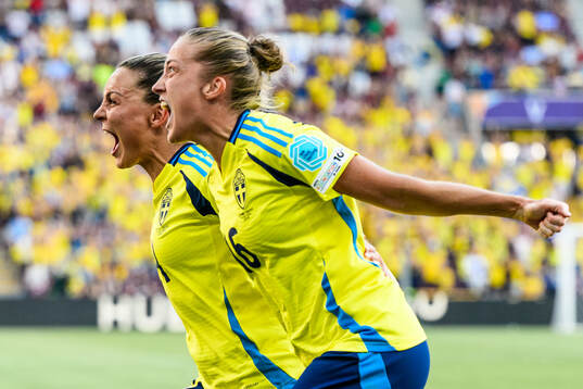 Johanna Rytting Kaneryd and Filippa Angeldahl of Sweden