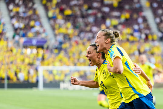 Johanna Rytting Kaneryd and Filippa Angeldahl of Sweden
