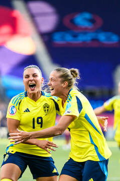 Johanna Rytting Kaneryd and Filippa Angeldahl of Sweden