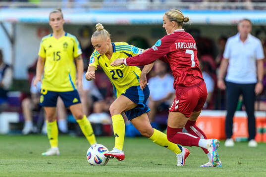 Hanna Bennison of Sweden and Sanne Troelsgaard of Denmark