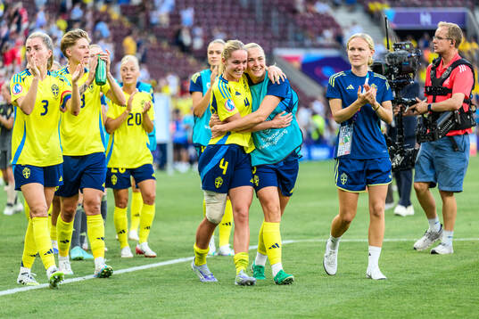 Hanna Lundkvist, Magdalena Eriksson and Matilda Vinberg of