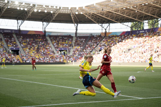 Hanna Lundkvist of Sweden and Sara Holmgaard of Denmark
