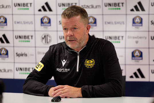 Mjällbys tränare Anders Torstensson på presskonferens