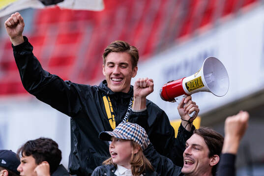 Mjällbys supportrar jublar